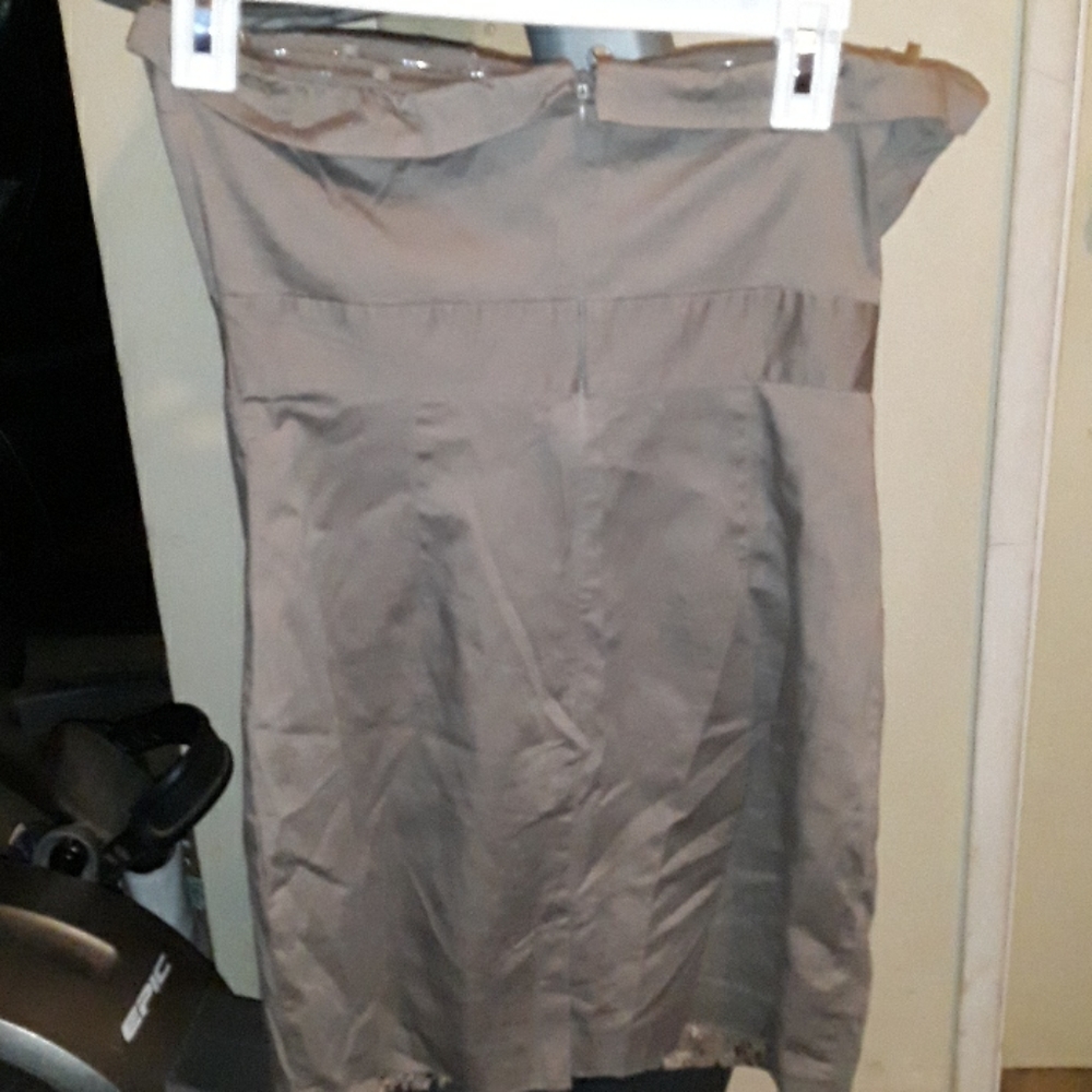 Dress - Picture 2 of 2
